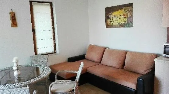 лилия Lejlighed *